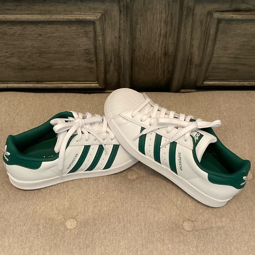 ADIDAS SUPERSTAR SNEAKERS (sz8) NEW